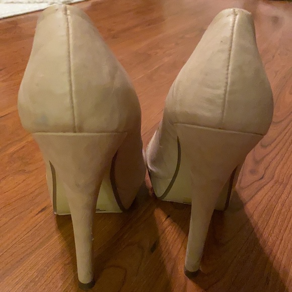 Heels - Picture 5 of 6